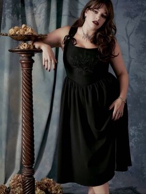 Disrurbia Black Sleeveless Square-Neck Midi Dress with Embroidered Bodice 16XL